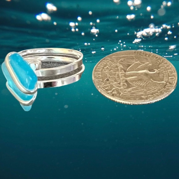 Aqua Blue Pompano Beach Glass Freeform Adjustable Ring - Picture 5 of 5